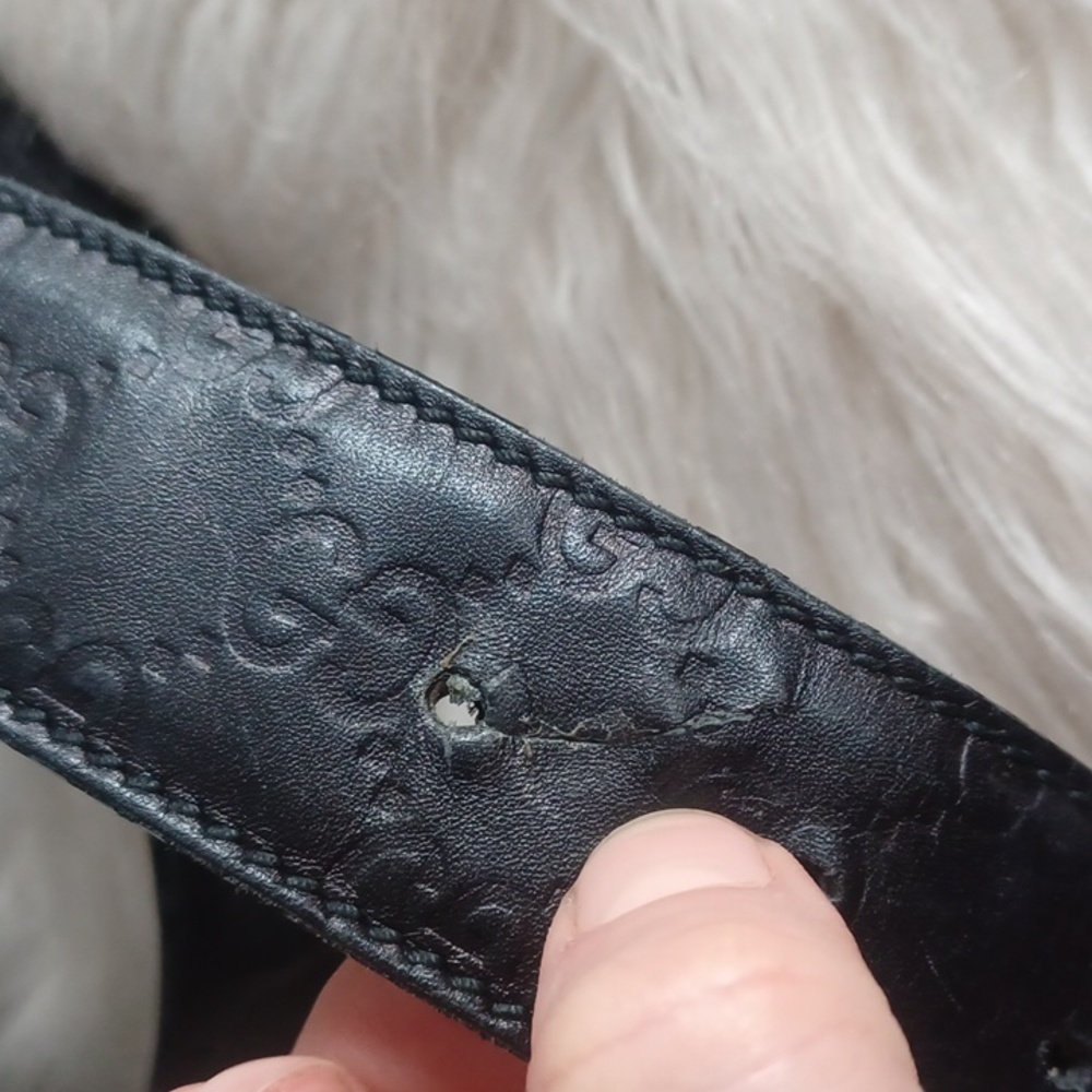 Gucci Black Leather Belt with Gold Buckle - Picture 8 of 16